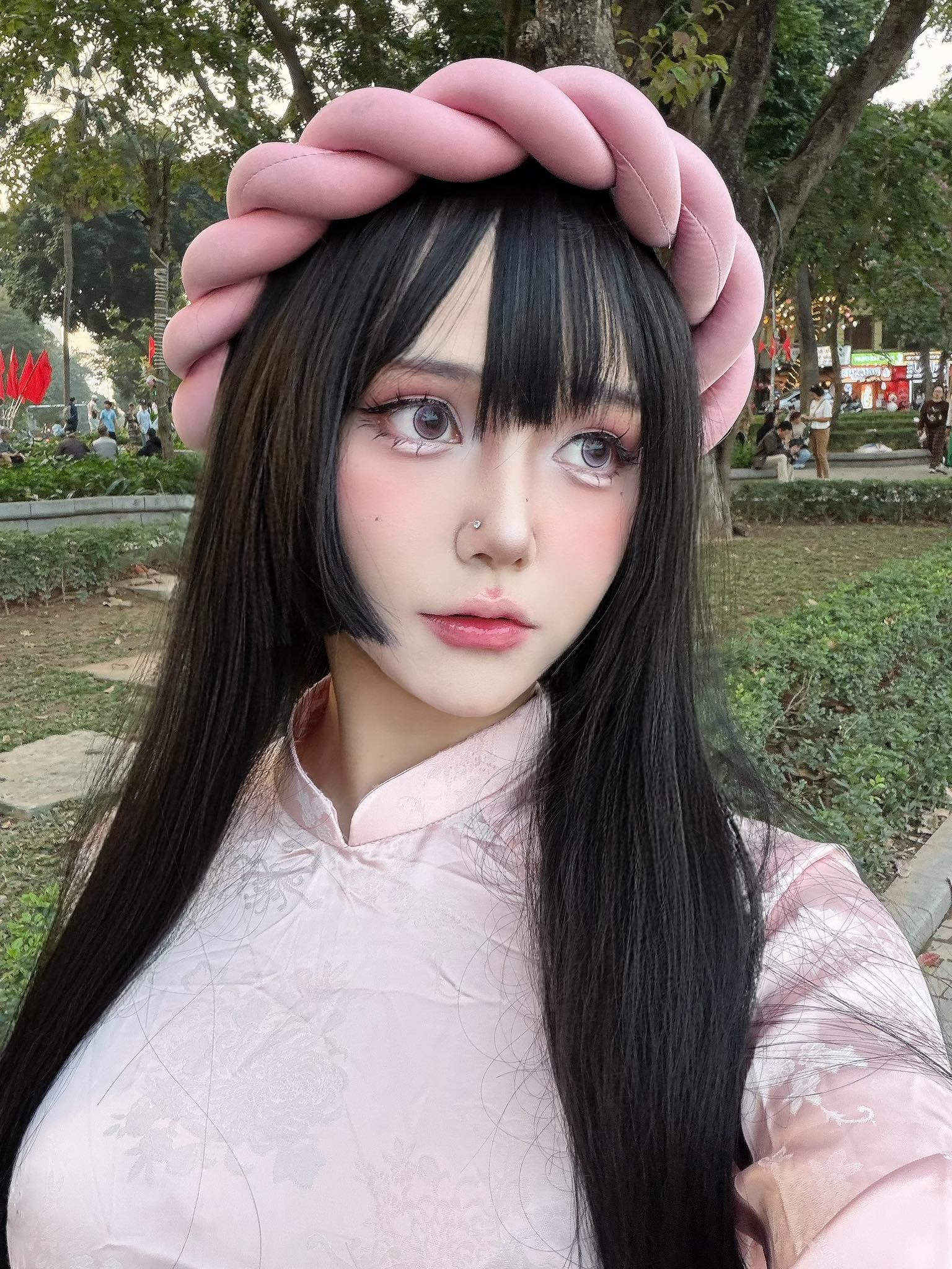 "Thoát vai" nữ coser quyến rũ, Cigw Pols ghi điểm tuyệt đối với bộ ảnh áo dài đón Tết dịu keo- Ảnh 4.