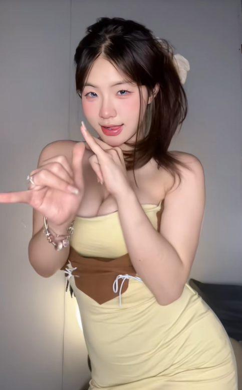 Tặng quà giao thừa cho anh em game thủ, Lanhxinhyeu tung luôn clip cực quyến rũ- Ảnh 1.