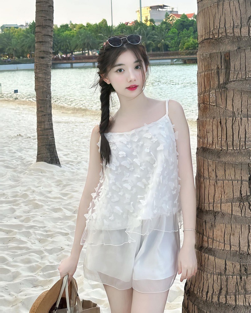 TikToker tuổi Ngọ 22 tuổi tự sắm xế hộp, nhan sắc "búp bê" nhưng học vấn mới gây choáng- Ảnh 6.