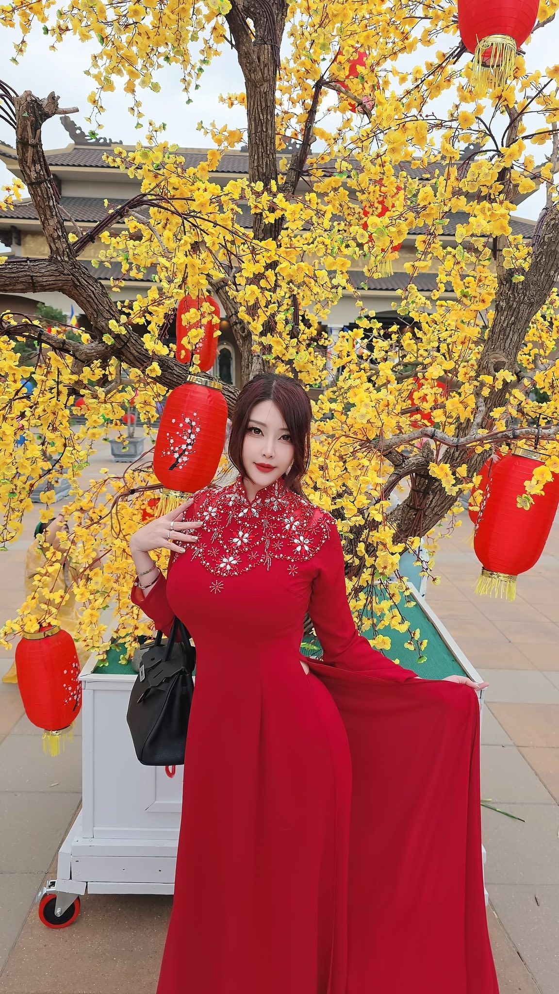 Nữ cosplayer người Việt tung ảnh đón tết, kín đáo nhưng đầy gợi cảm- Ảnh 2. Nữ cosplayer người Việt tung ảnh đón tết, kín đáo nhưng đầy gợi cảm- Ảnh 2.