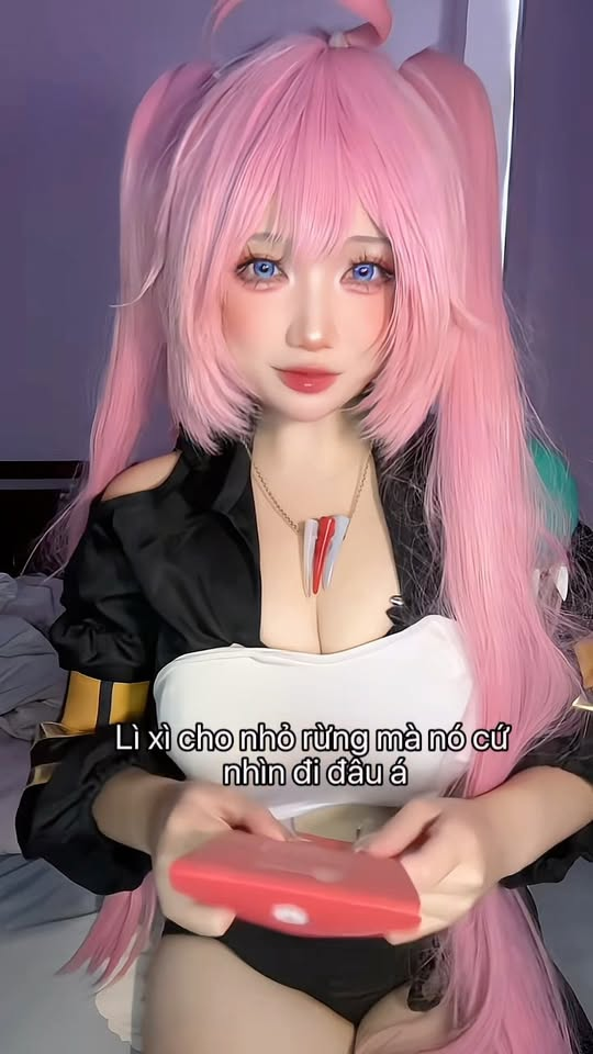 Biến hình để phát lì xì, nữ coser xinh đẹp khiến người xem không thể rời mắt- Ảnh 2.