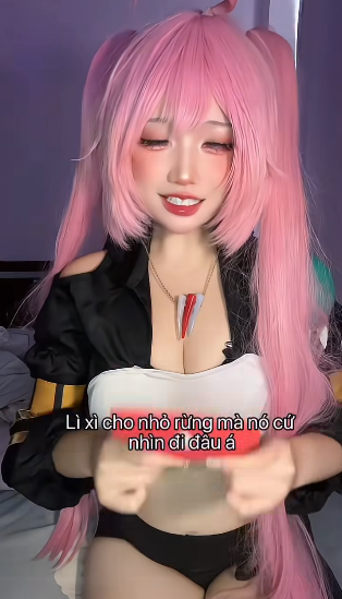 Biến hình để phát lì xì, nữ coser xinh đẹp khiến người xem không thể rời mắt- Ảnh 3.