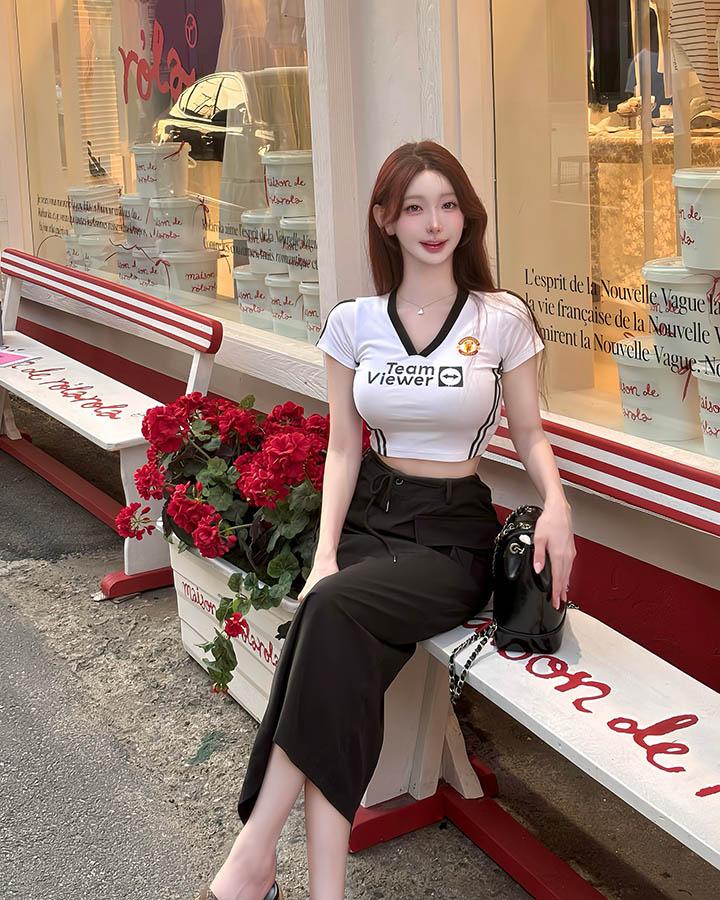 Hot girl Hàn Quốc với loạt ảnh gây bão MXH- Ảnh 4. Hot girl Hàn Quốc với loạt ảnh gây bão MXH- Ảnh 4.