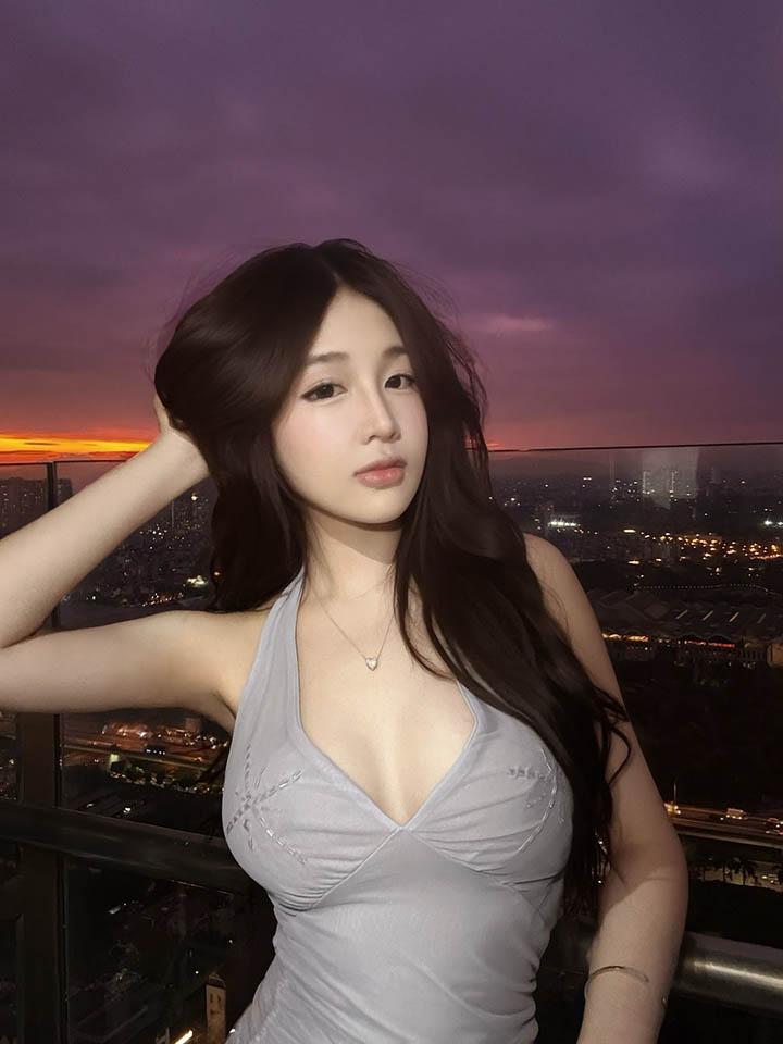 Hot girl khoe đường cong với phong cách đầy táo bạo- Ảnh 4.