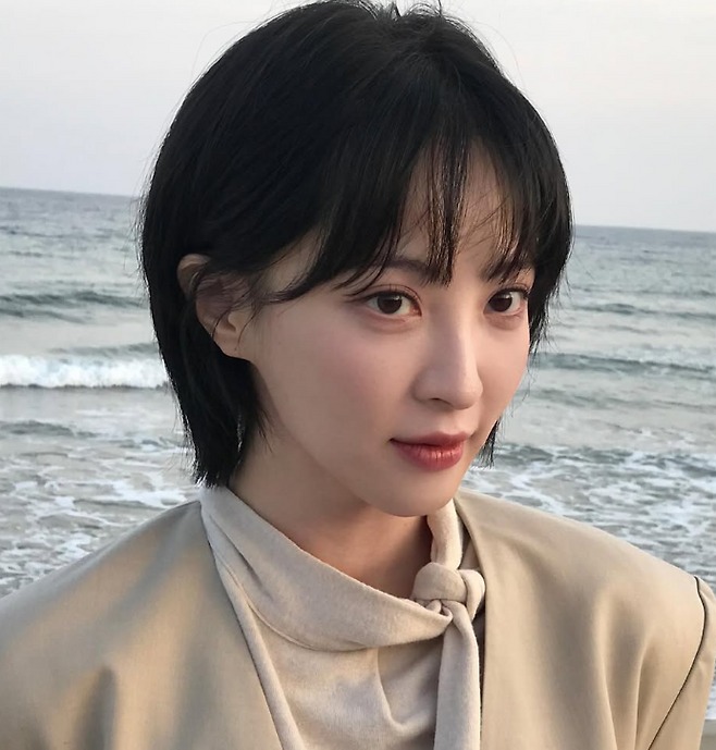 Cả showbiz chưa thấy ai như mỹ nhân này, vào đại học bố phải theo sát canh chừng không rời nửa bước- Ảnh 6.