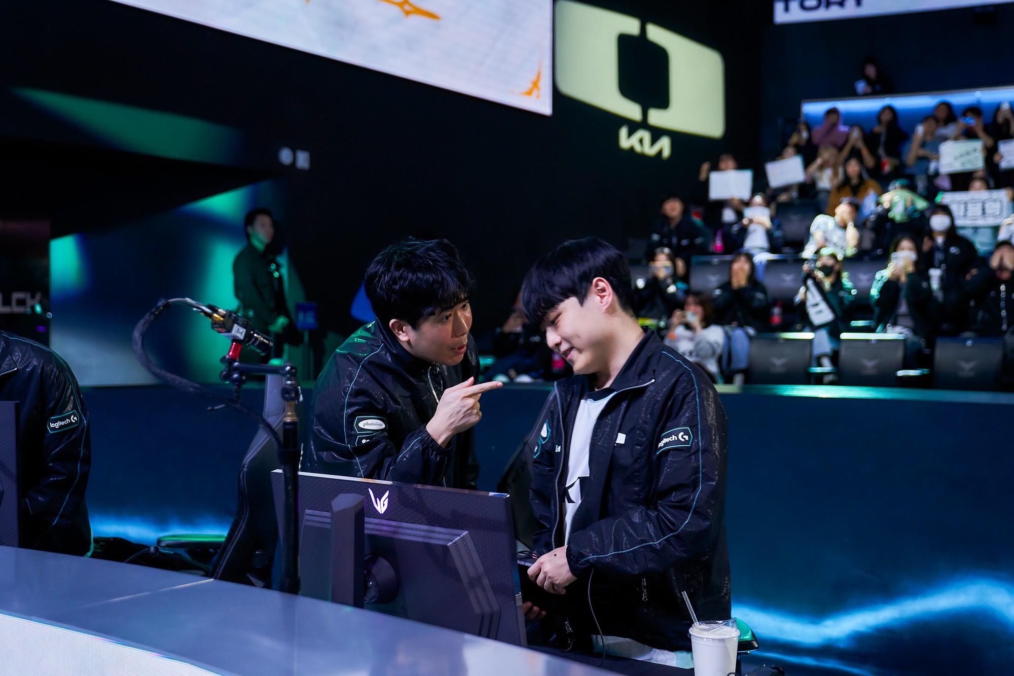 Dù chiến thắng kịch tính T1 nhưng đây là siêu sao thi đấu "dưới sức" nhất của DK- Ảnh 2. Dù chiến thắng kịch tính T1 nhưng đây là siêu sao thi đấu "dưới sức" nhất của DK- Ảnh 2.