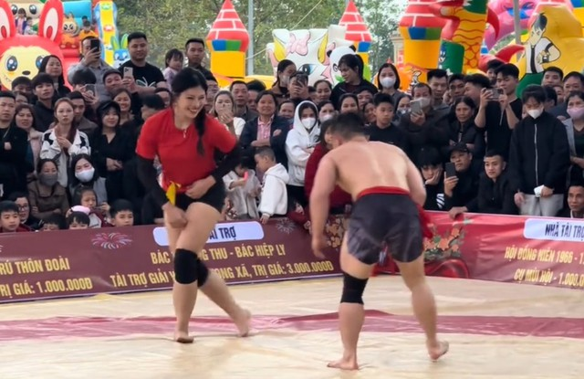 Bóng hồng sới vật Anh Thơ lại trở thành "hot search", cận cảnh khoảnh khắc thi đấu gây "bão mạng"- Ảnh 1. Bóng hồng sới vật Anh Thơ lại trở thành