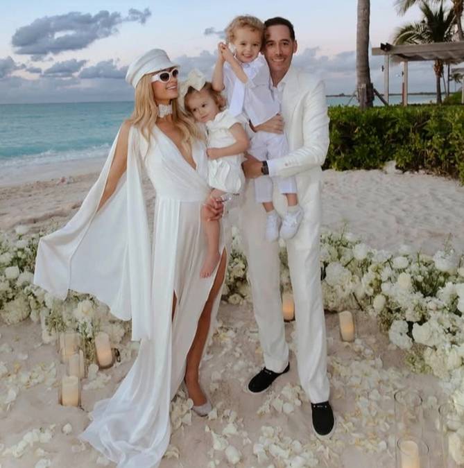 Paris Hilton chụp ảnh mừng sinh nhật, khoe trọn đường cong ở tuổi 45- Ảnh 5.