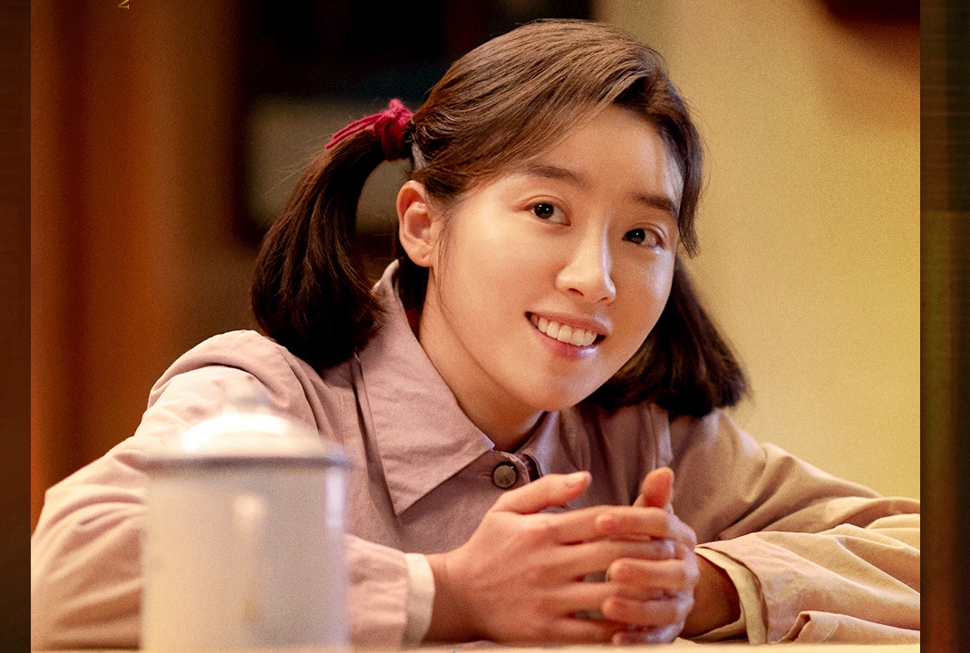 Mỹ nhân U32 vẫn bất chấp đóng thiếu nữ 14 tuổi, nũng nịu như công chúa khiến ai nấy sởn da gà- Ảnh 2. Mỹ nhân U32 vẫn bất chấp đóng thiếu nữ 14 tuổi, nũng nịu như công chúa khiến ai nấy sởn da gà- Ảnh 2.