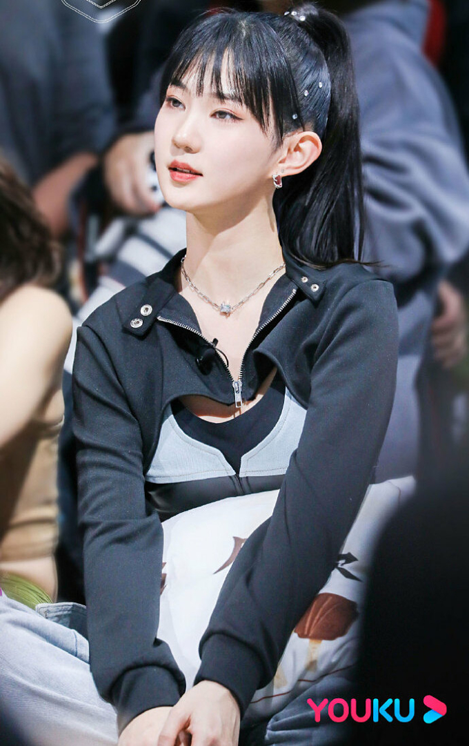 Visual tình tin đồn kém 22 tuổi của "Dương Quá" Huỳnh Hiểu Minh: Đẳng cấp học vị và nhan sắc ăn đứt dàn tình cũ- Ảnh 2.