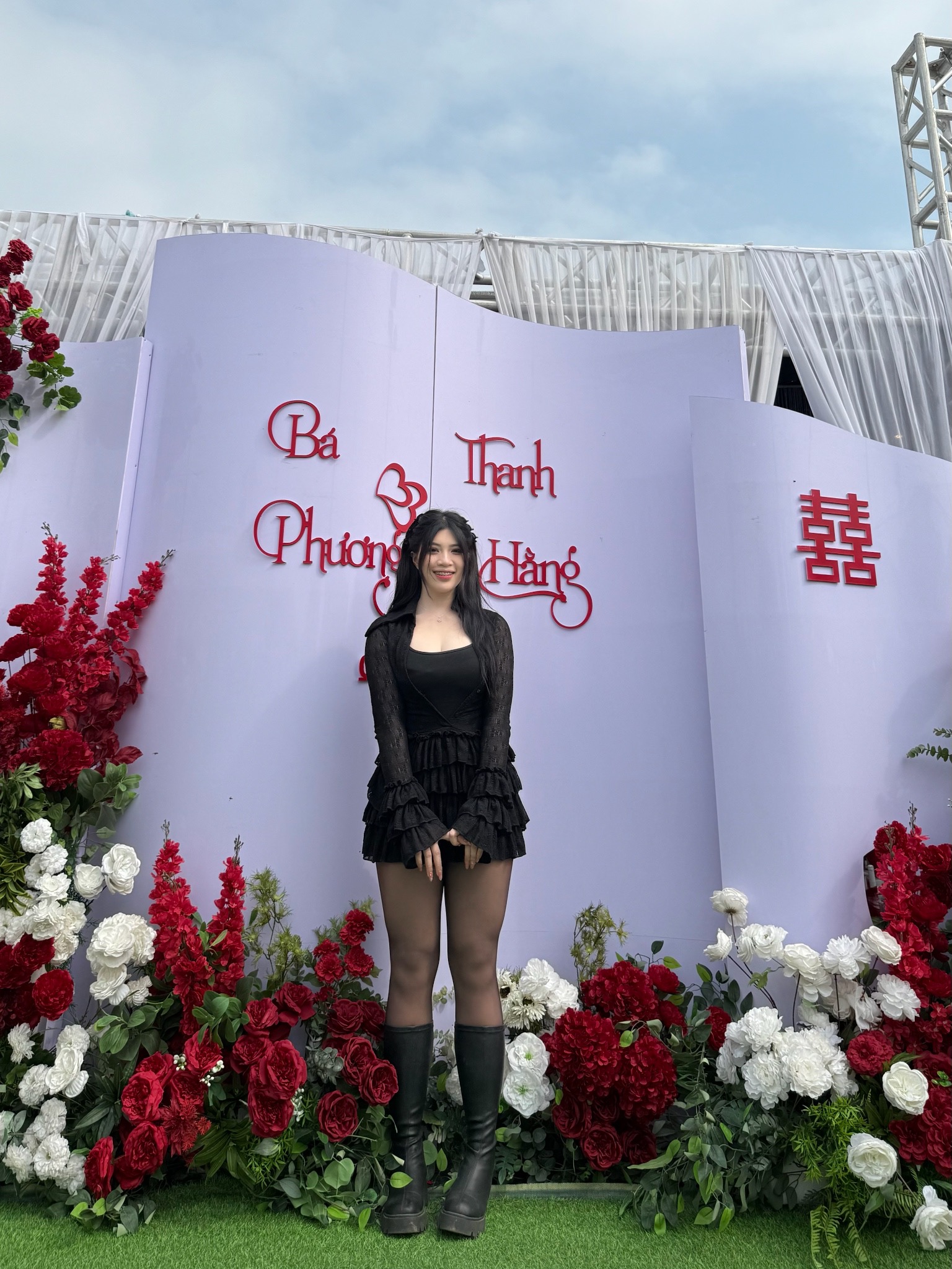 Cô gái xinh đẹp, cao 1m72 "gây sốt" ở sới vật hội làng Bắc Ninh, tiết lộ tiêu chí chọn bạn trai- Ảnh 8. Cô gái xinh đẹp, cao 1m72 "gây sốt" ở sới vật hội làng Bắc Ninh, tiết lộ tiêu chí chọn bạn trai- Ảnh 8.