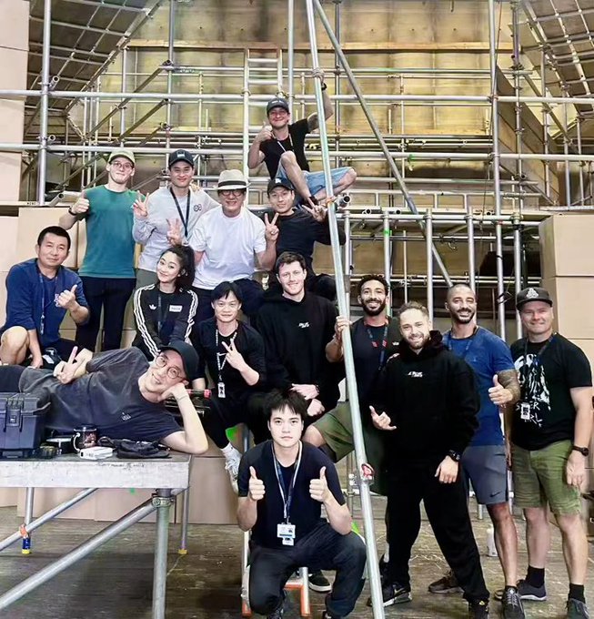 Thành Long bất ngờ xuất hiện tại phim trường Spider-Man 4, dàn sao Marvel sắp được "thụ giáo" võ thuật đỉnh cao- Ảnh 1.