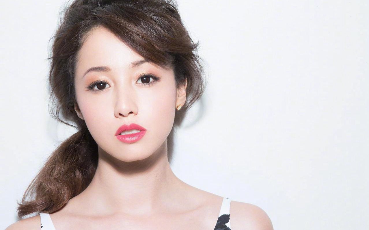 Quốc bảo nhan sắc bị phong sát 6 năm bất ngờ tái xuất, sa đọa đến mấy vẫn được tha thứ vì quá đẹp- Ảnh 3. Quốc bảo nhan sắc bị phong sát 6 năm bất ngờ tái xuất, sa đọa đến mấy vẫn được tha thứ vì quá đẹp- Ảnh 3.