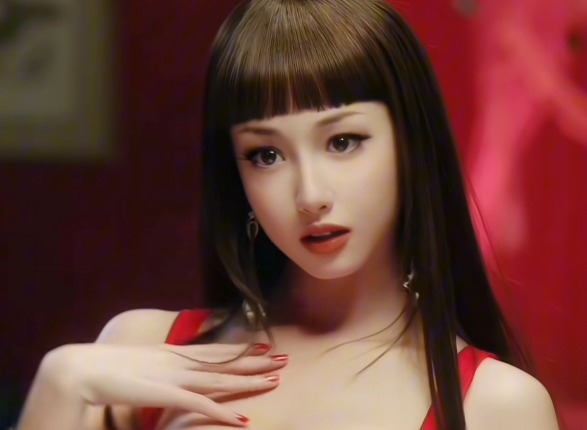 Quốc bảo nhan sắc bị phong sát 6 năm bất ngờ tái xuất, sa đọa đến mấy vẫn được tha thứ vì quá đẹp- Ảnh 6. Quốc bảo nhan sắc bị phong sát 6 năm bất ngờ tái xuất, sa đọa đến mấy vẫn được tha thứ vì quá đẹp- Ảnh 6.