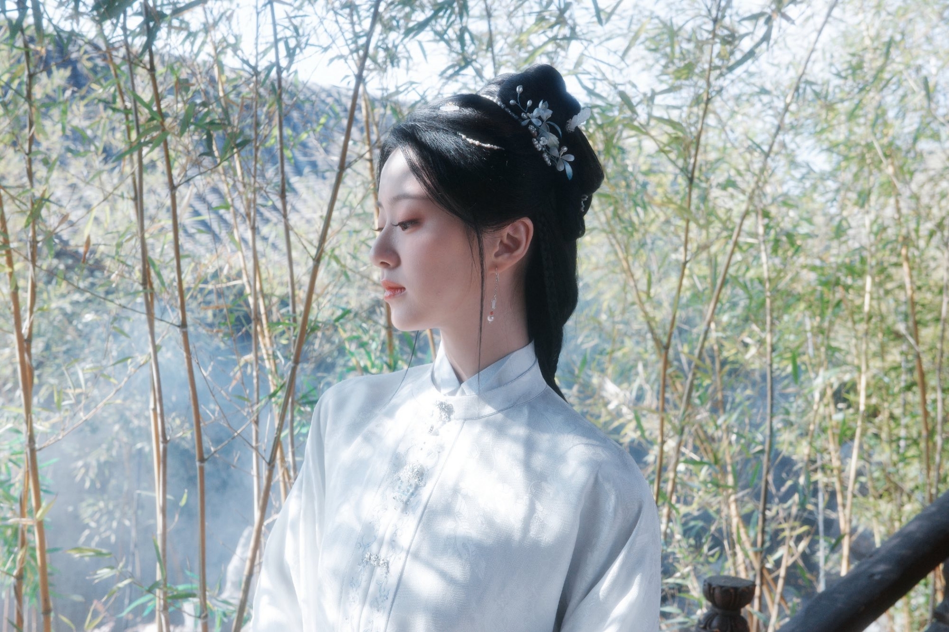 Phong hoa tuyệt đại cũng không đủ hình dung mỹ nhân này: Trời sinh để đóng cổ trang, ngắm một hồi tưởng xuyên không- Ảnh 5.
