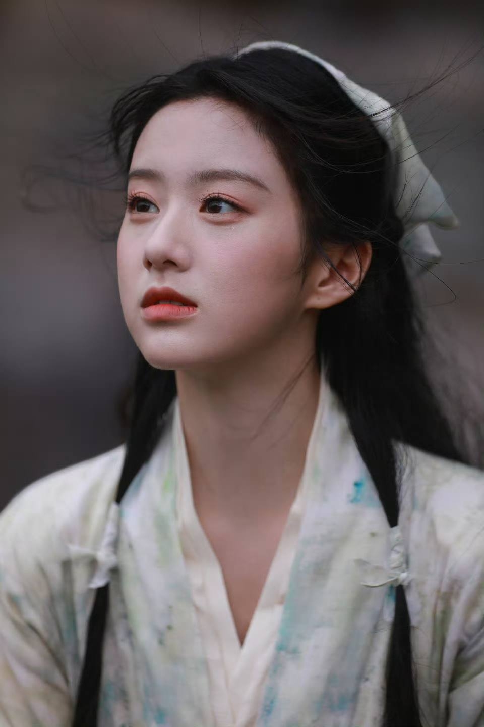 Phong hoa tuyệt đại cũng không đủ hình dung mỹ nhân này: Trời sinh để đóng cổ trang, ngắm một hồi tưởng xuyên không- Ảnh 9.