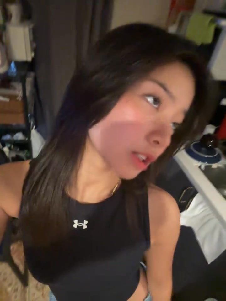 "Giả vờ" bị nhiệt miệng, hot girl có hành động không tưởng khiến người xem ngơ ngác- Ảnh 2.