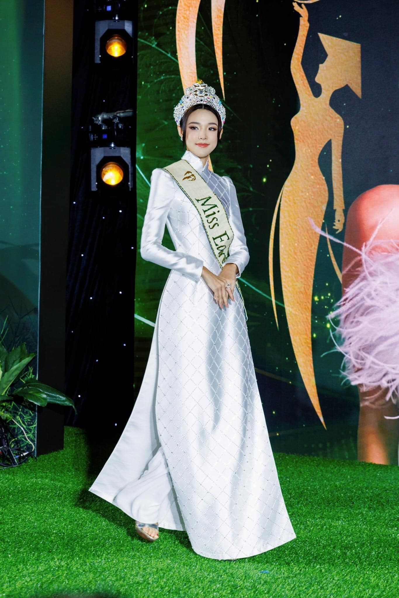 Chân dung hoa hậu đang gây tranh cãi nhất Hàn Quốc- Ảnh 18.