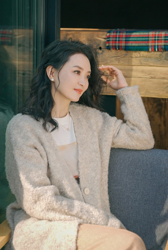 Mỹ nhân Hoàn Châu Cách Cách quỳ xuống rửa chân cho mẹ chồng quý tộc, nai lưng trả nợ 4.000 tỷ cho chồng đại gia- Ảnh 8.