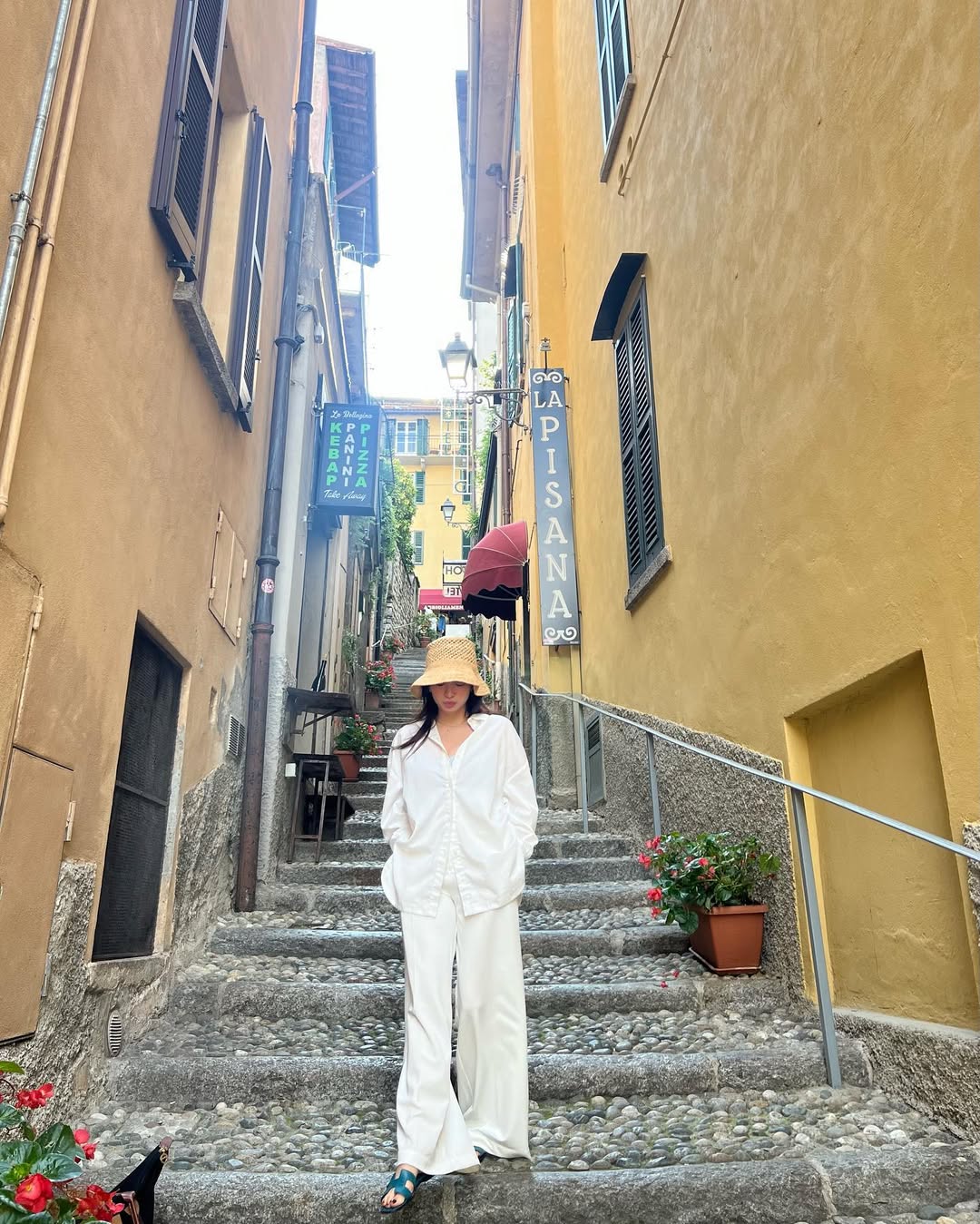 Mỹ nhân chỉ cao 1m50 nhưng mặc đẹp không trượt phát nào, xuất hiện ở đâu thì nơi đó là Paris Fashion Week- Ảnh 3.