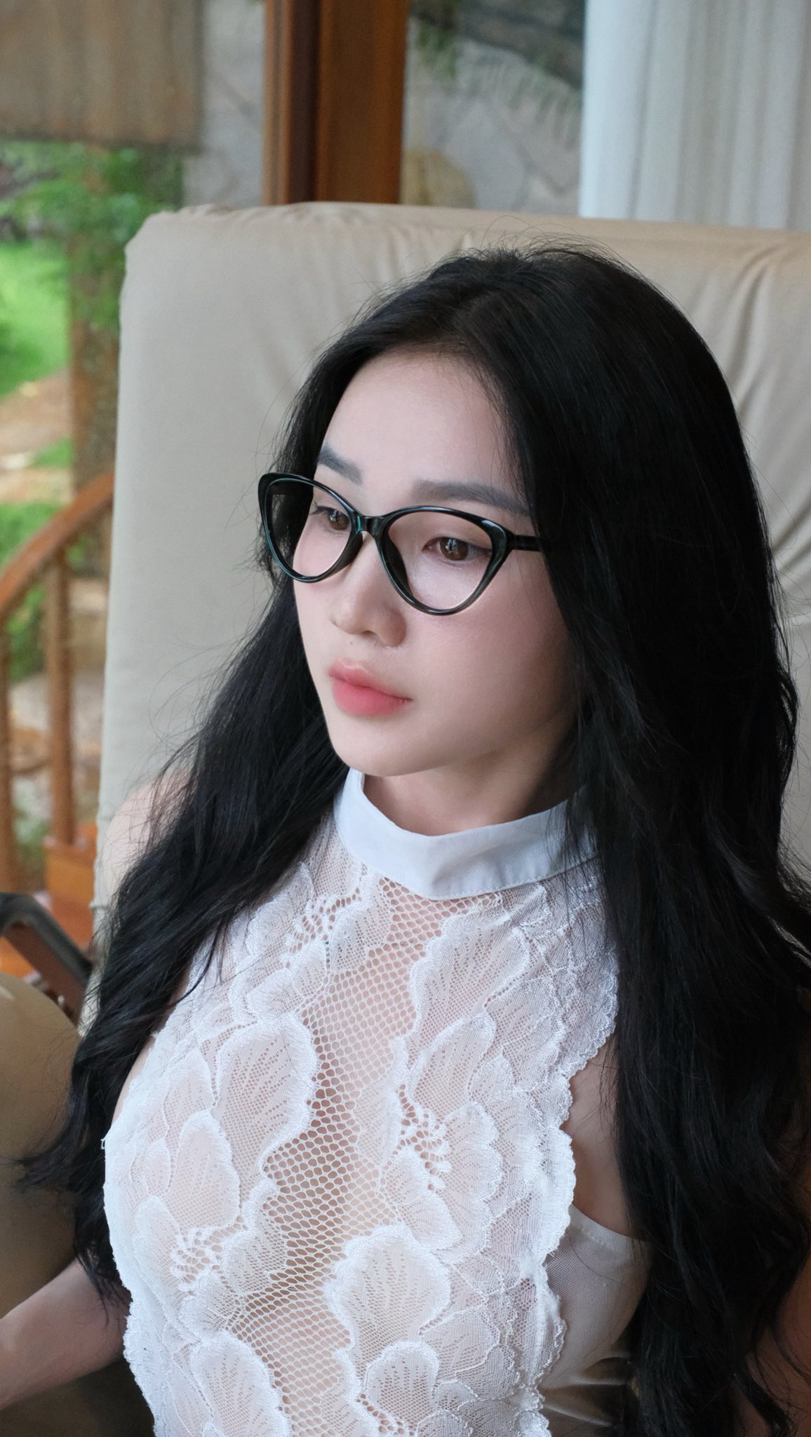 Hóa cô thư ký, hot girl "bán loa" khiến dân tình nháo nhào vì quá quyến rũ- Ảnh 4.