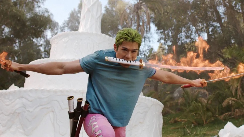 Tài tử đóng Zoro trong One Piece gây sốt vì đẹp hơn bản gốc, đến cả cơ bắp cũng xé truyện bước ra- Ảnh 4.