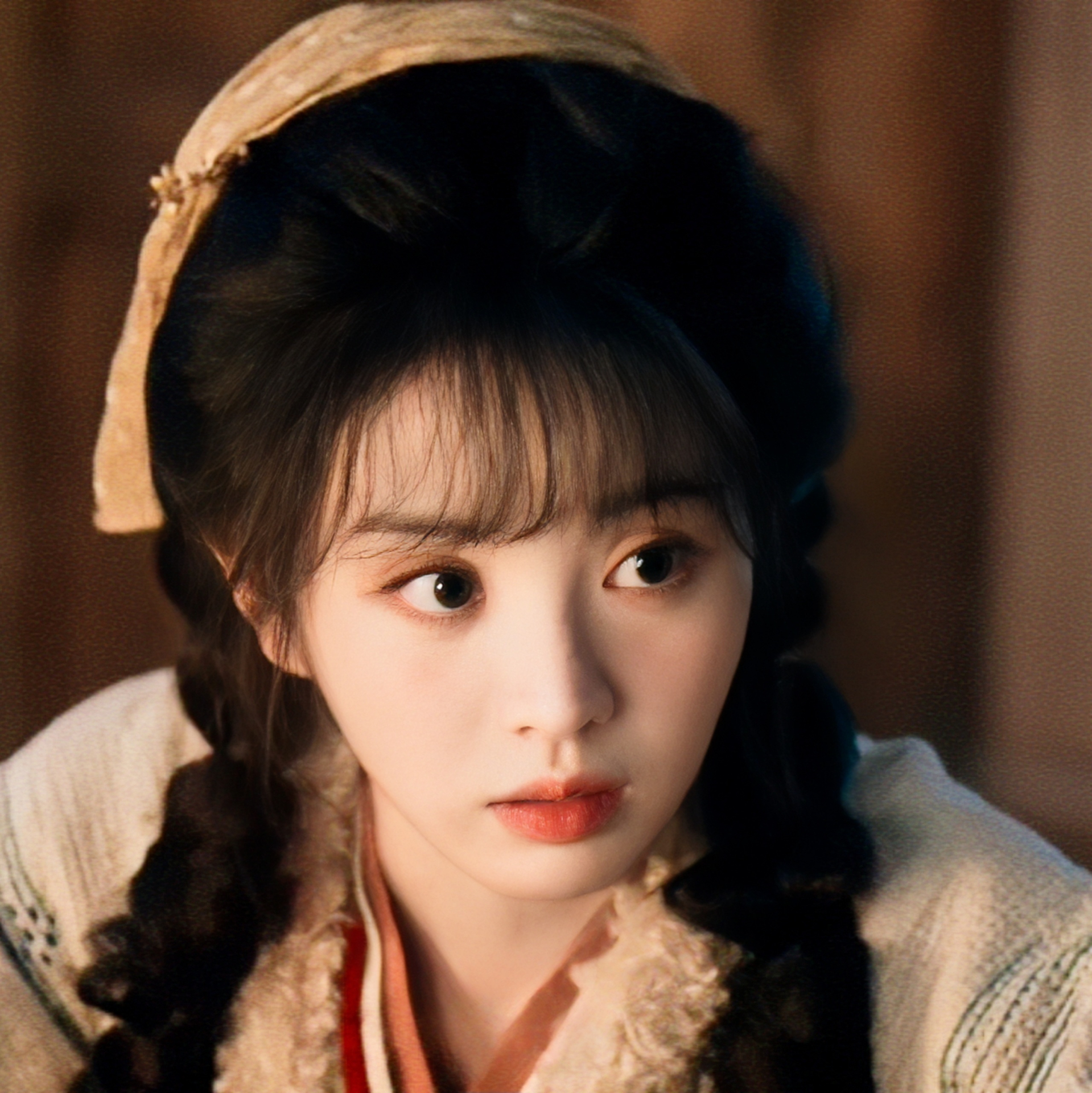 Mỹ nhân chỉ nặng 45kg mà vác cả con heo lẫn cõng bạn diễn 1m90, mặt và body chả liên quan gì đến nhau- Ảnh 10.