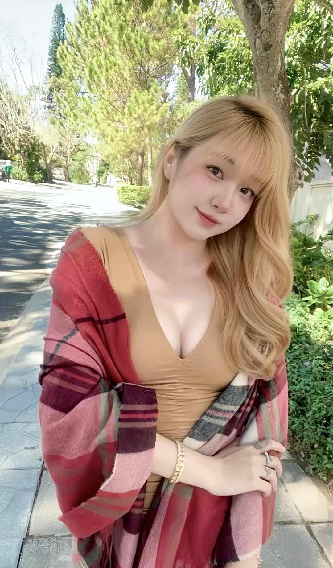 Nhẹ nhàng thả dáng, Như Hexi "đốn tim" người xem với nhan sắc "cam thường" không chê vào đâu được- Ảnh 2.