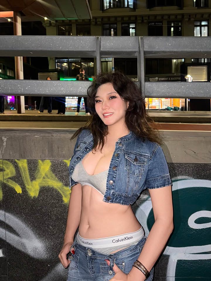 Bông hồng lai người Úc khiến fan mê mệt vì mặc đồ Âu hay Á đều là “cực phẩm”- Ảnh 2.