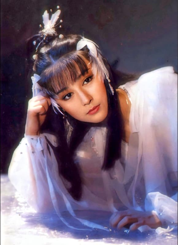 Nàng "Tiểu Long Nữ" độc thân gần nửa thế kỷ, trẻ trung nhờ tập gym và... chơi chứng khoán- Ảnh 2.