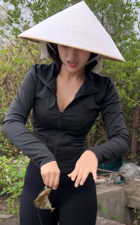 Nữ gymer "bỏ tập" đi câu cá, lập tức hút cả triệu view từ anh em "cần thủ"- Ảnh 7.