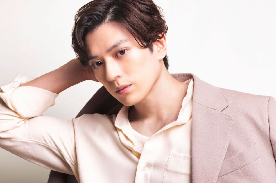 Đời tư quá sốc của nam thần hot nhất One Piece: Có con từ năm 14 tuổi, dính cả biển phốt 