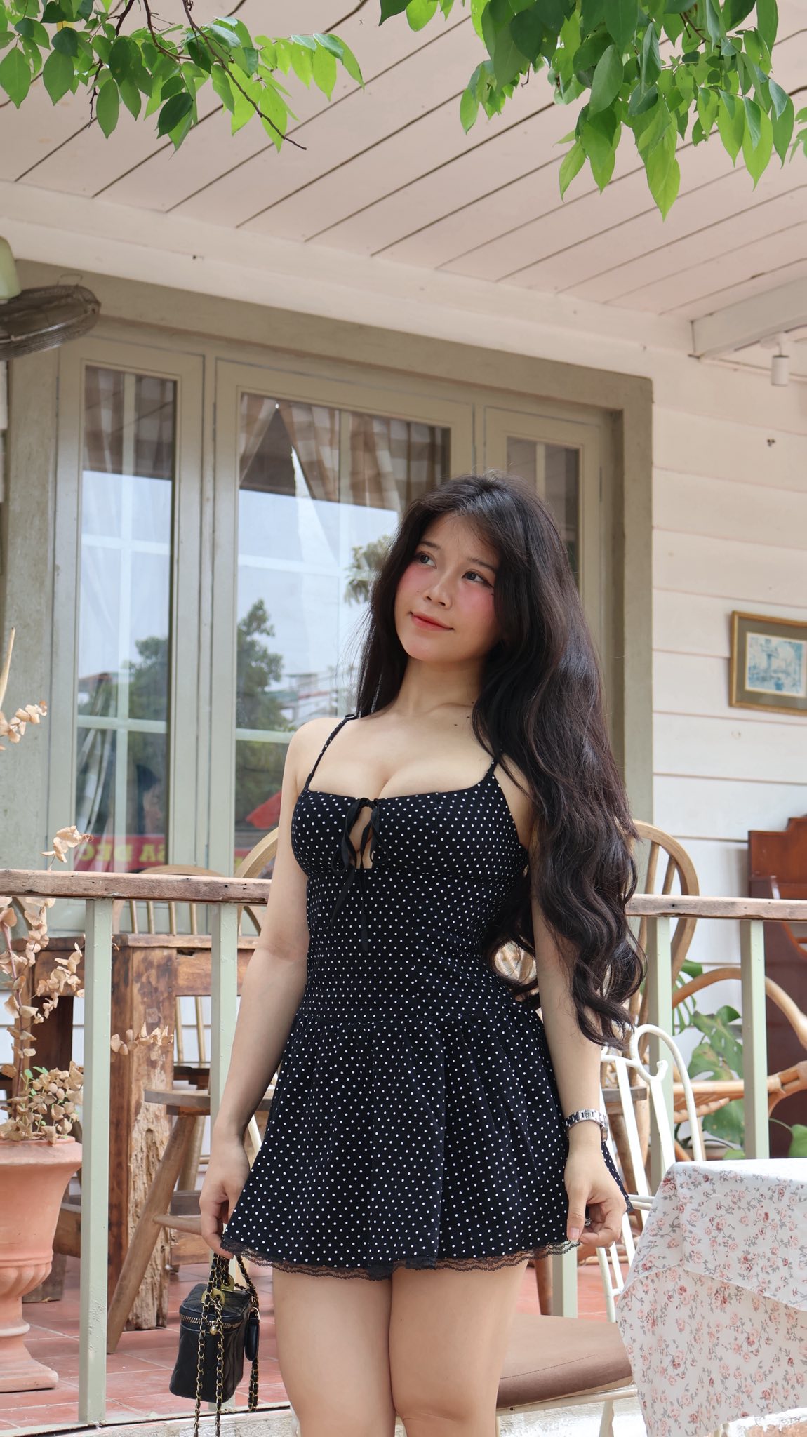 "Thoát vai" nữ gymer quen mặt, hot girl thả dáng dịu dàng khiến người xem ngỡ ngàng vì... không quen- Ảnh 3.