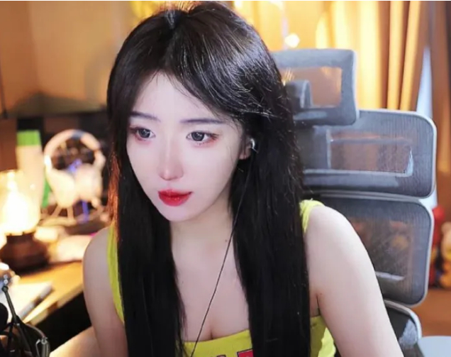 Cố tình chiêu trò để hút view, nữ streamer gặp sự cố trang phục đáng trách, nhận án phạt "nhớ đời"- Ảnh 1.