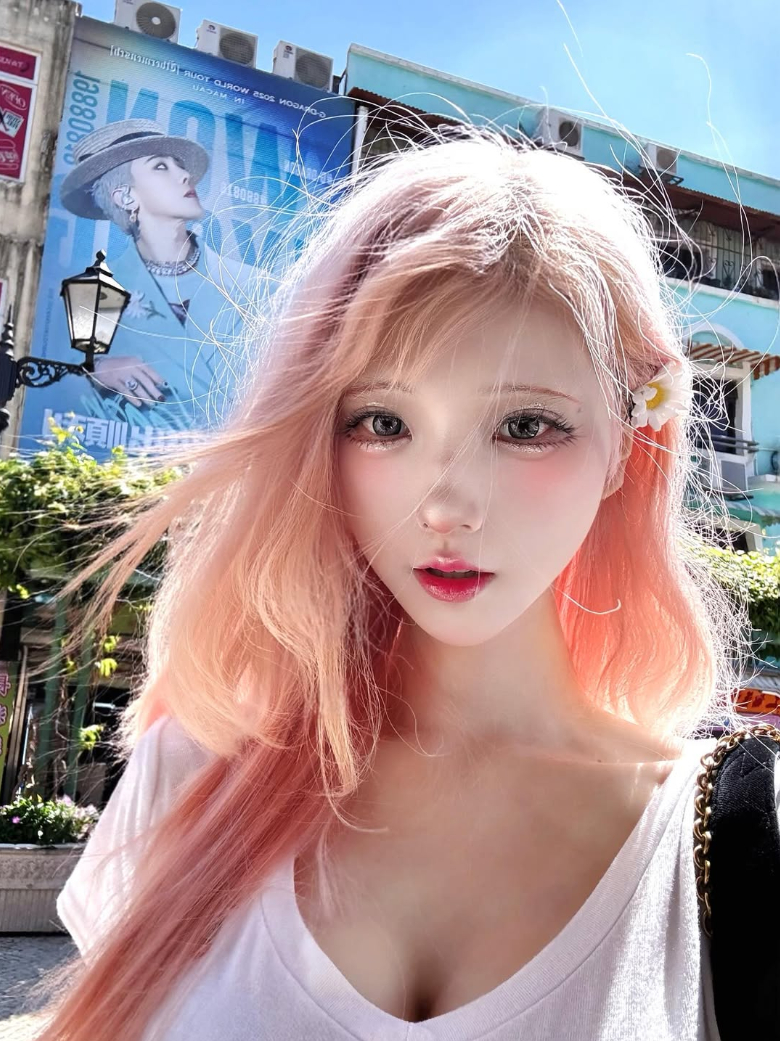 Cosplay tạo điểm nhấn, nàng hot girl gợi cảm bất ngờ vướng drama trang phục- Ảnh 2.