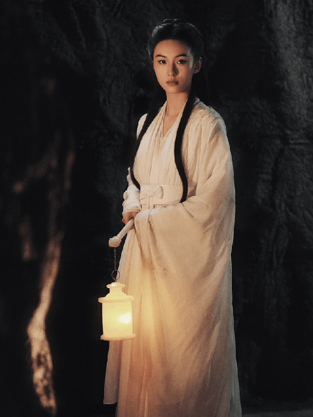 Soi dàn mỹ nhân thủ vai Tiểu Long Nữ: Từ tượng đài kinh điển đến những bản chuyển thể gây tranh cãi- Ảnh 1.