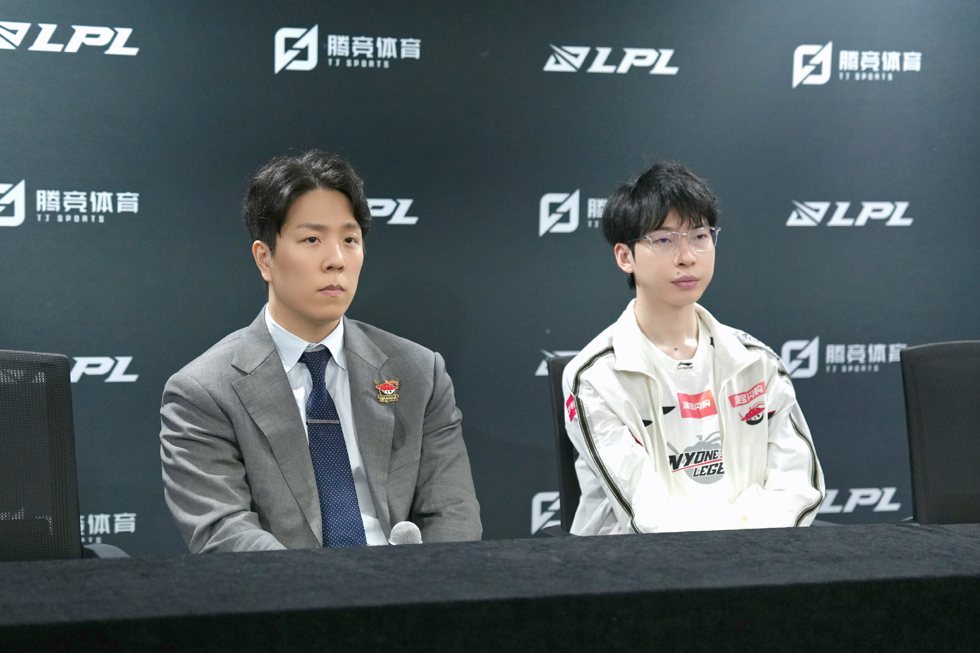 HLV danh tiếng từ LCK có nguy cơ mất việc chỉ sau đúng giải đầu mùa- Ảnh 1.