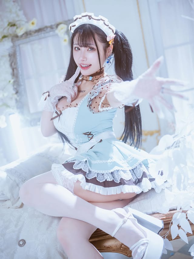 Rũ bỏ hình ảnh kín đáo thường ngày, hóa ra đây là cách coser này "đốn tim" triệu anh em game thủ- Ảnh 7.