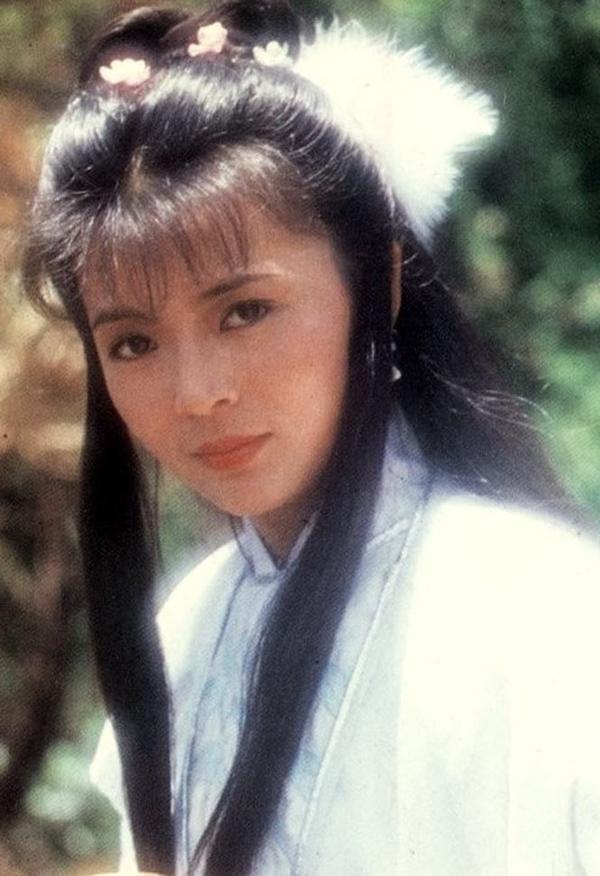 "Ngũ Lệ Nhân" TVB thập niên 1980, những đóa hoa rực rỡ nhất lịch sử điện ảnh xứ Cảng Thơm- Ảnh 6. "Ngũ Lệ Nhân" TVB thập niên 1980, những đóa hoa rực rỡ nhất lịch sử điện ảnh xứ Cảng Thơm- Ảnh 6.