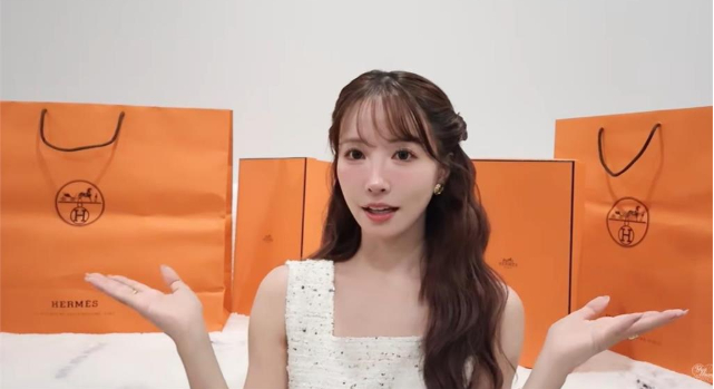 photo-1773637724340 photo-1773637724340