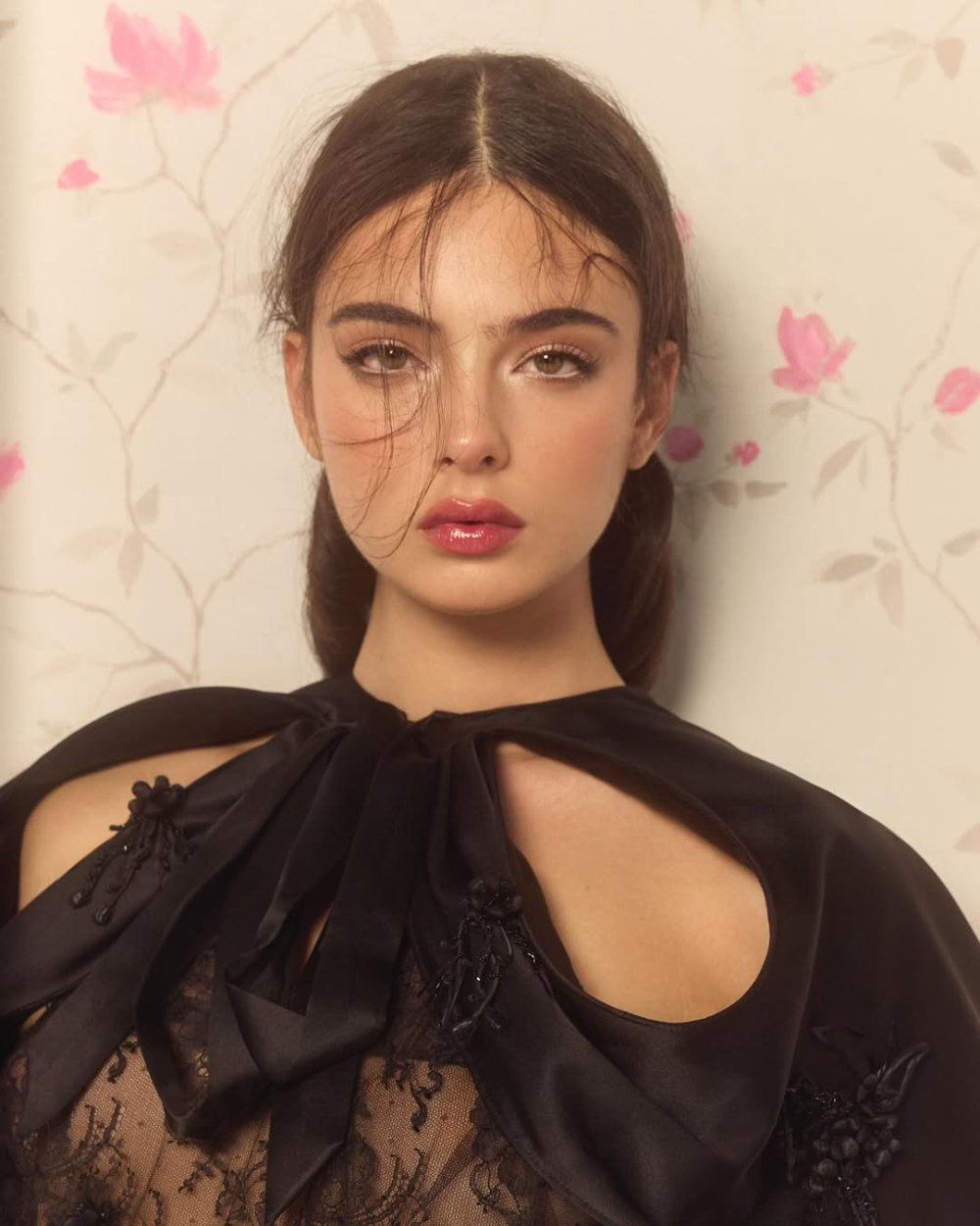 Bản sao hoàn hảo của "người đàn bà đẹp" bùng nổ visual khiến fan đứng ngồi không yên vì quá đỗi gợi cảm- Ảnh 2.