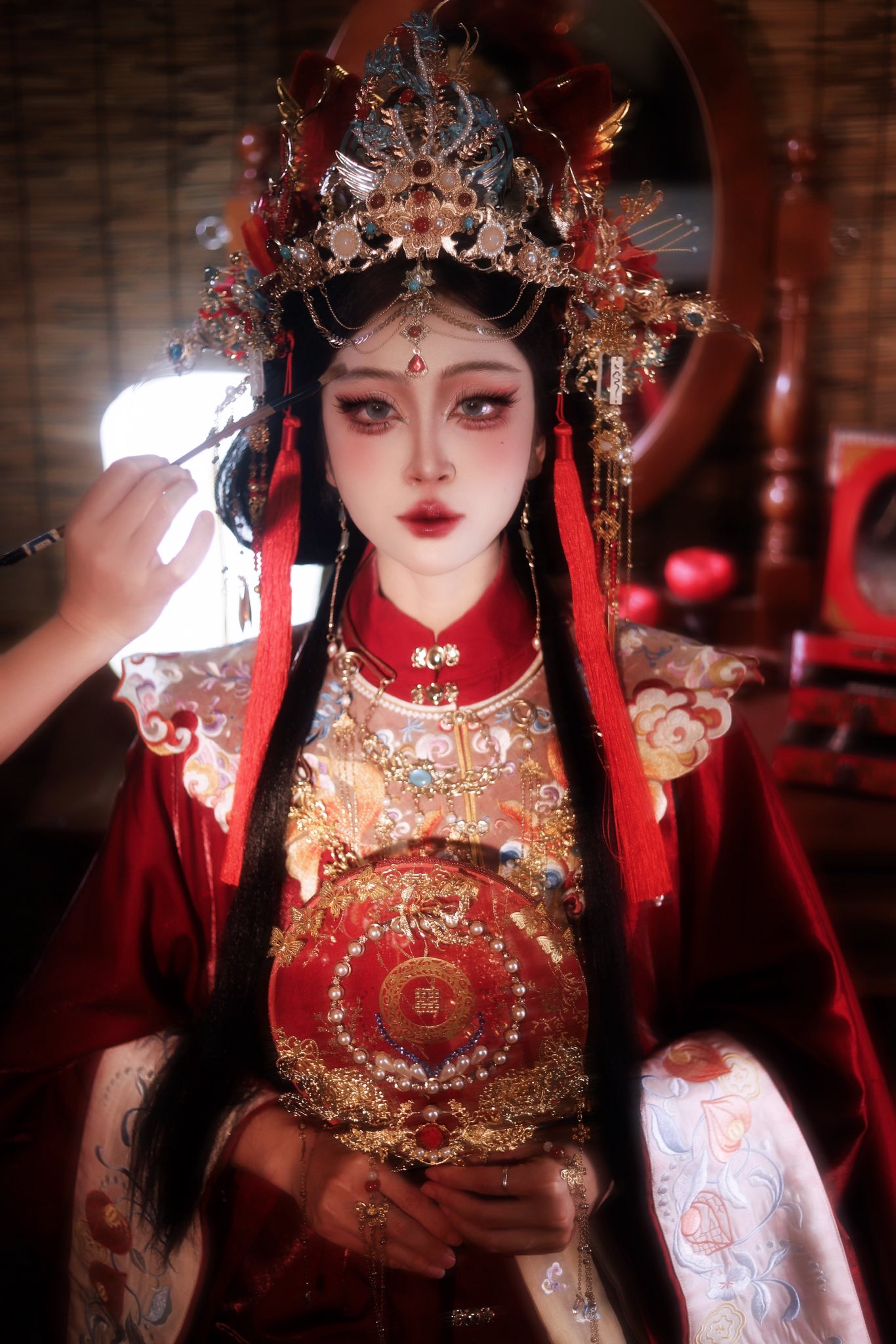 Xuyên không thành hoàng hậu, nữ coser khiến fan mê mệt với màn biến hình "không vết xước"- Ảnh 6.