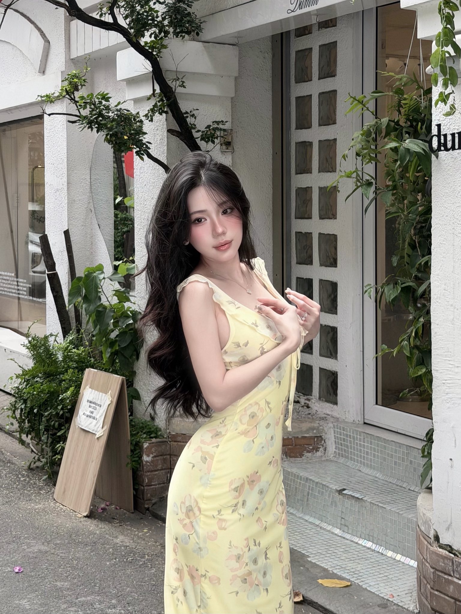 Khoảnh khắc "Cafe dạo phố" của hot girl Sài thành khiến dân tình... "cảm nắng" online- Ảnh 1.