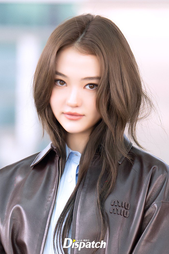 Nhan sắc sau 16 năm của "bé gái đẹp nhất thế giới" gây bão toàn cầu- Ảnh 14.