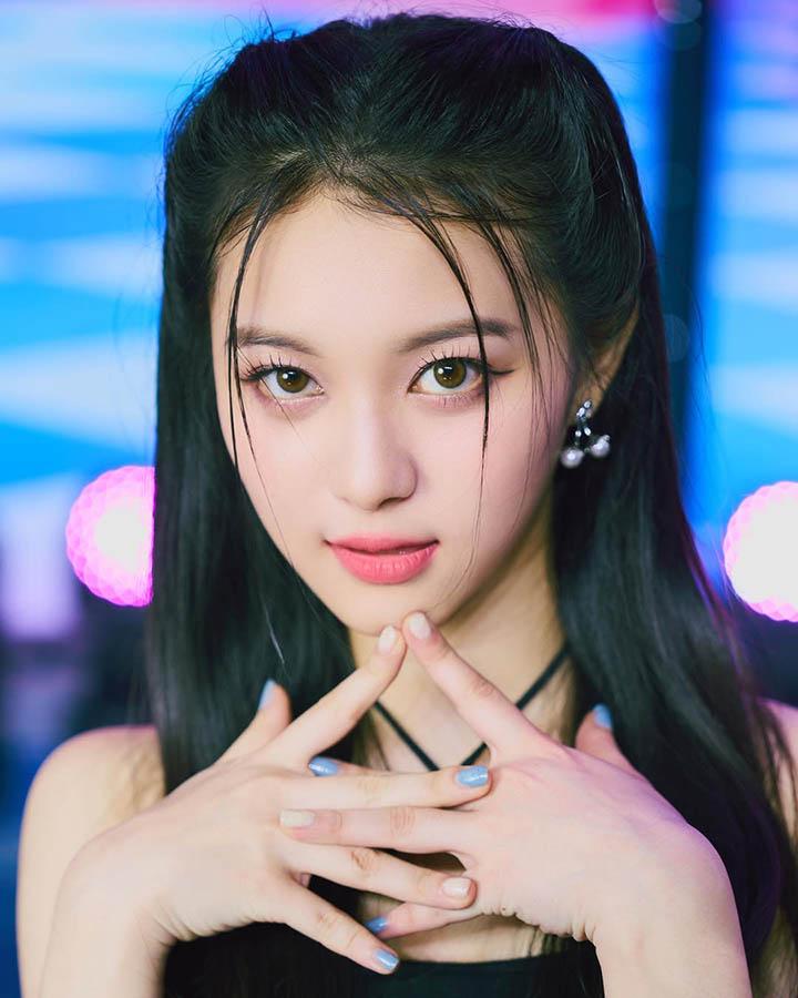 Video nữ Idol gặp sự cố trang phục những ngày vừa qua là AI hay thật?- Ảnh 3.