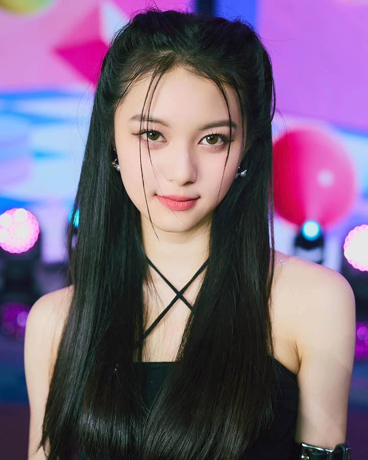 Video nữ Idol gặp sự cố trang phục những ngày vừa qua là AI hay thật?- Ảnh 4.