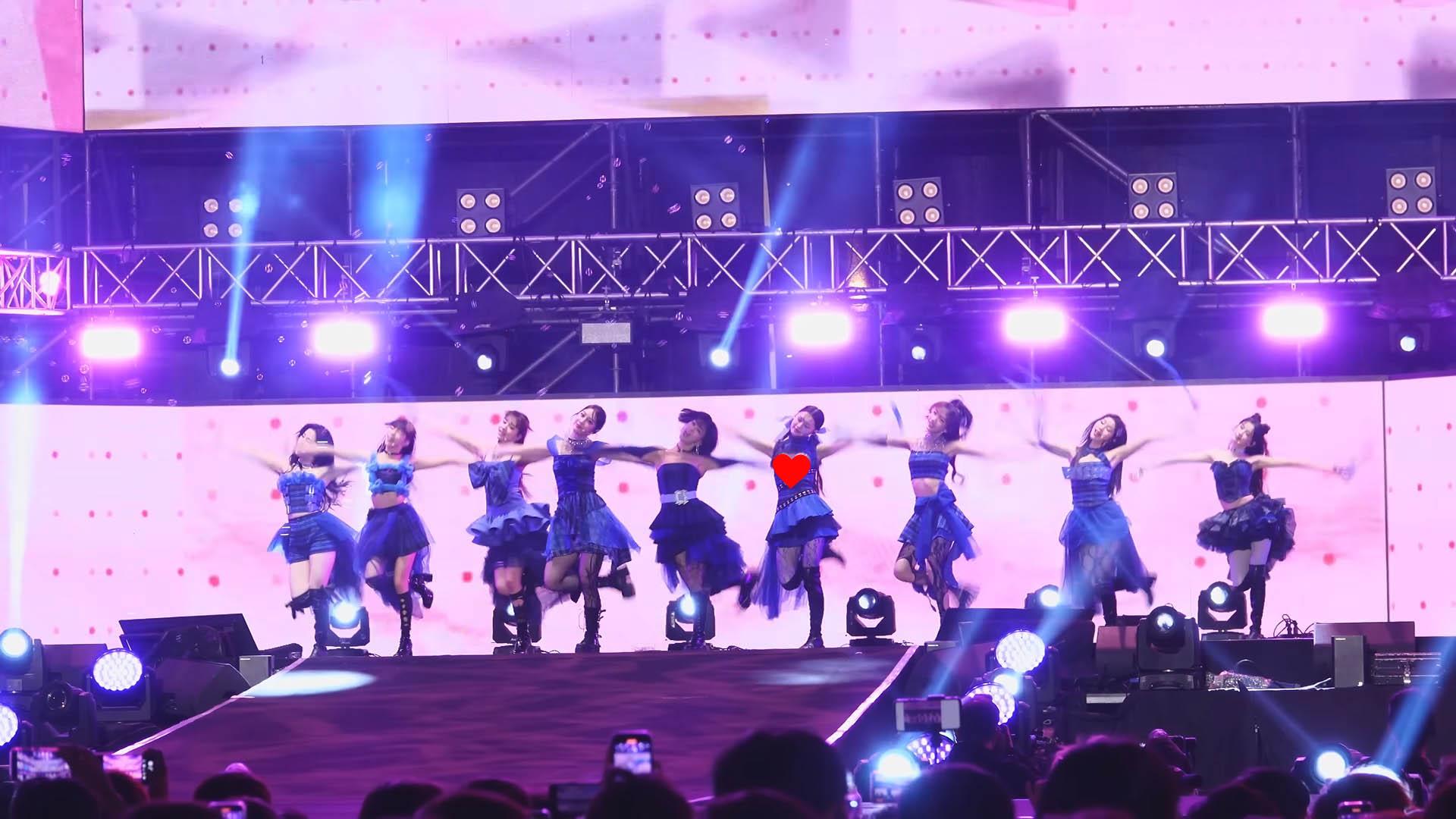 Video nữ Idol gặp sự cố trang phục những ngày vừa qua là AI hay thật?- Ảnh 7.