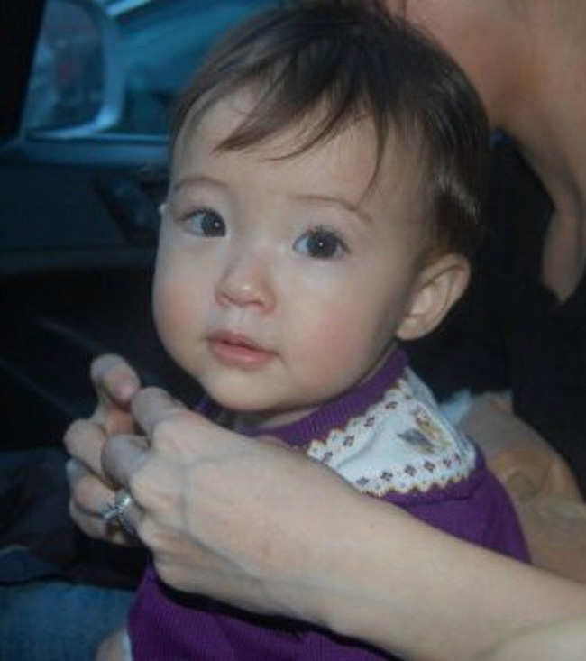 Nhan sắc sau 16 năm của "bé gái đẹp nhất thế giới" gây bão toàn cầu- Ảnh 1.