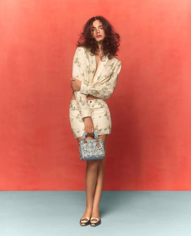 Bản sao hoàn hảo của "người đàn bà đẹp" bùng nổ visual khiến fan đứng ngồi không yên vì quá đỗi gợi cảm- Ảnh 5.