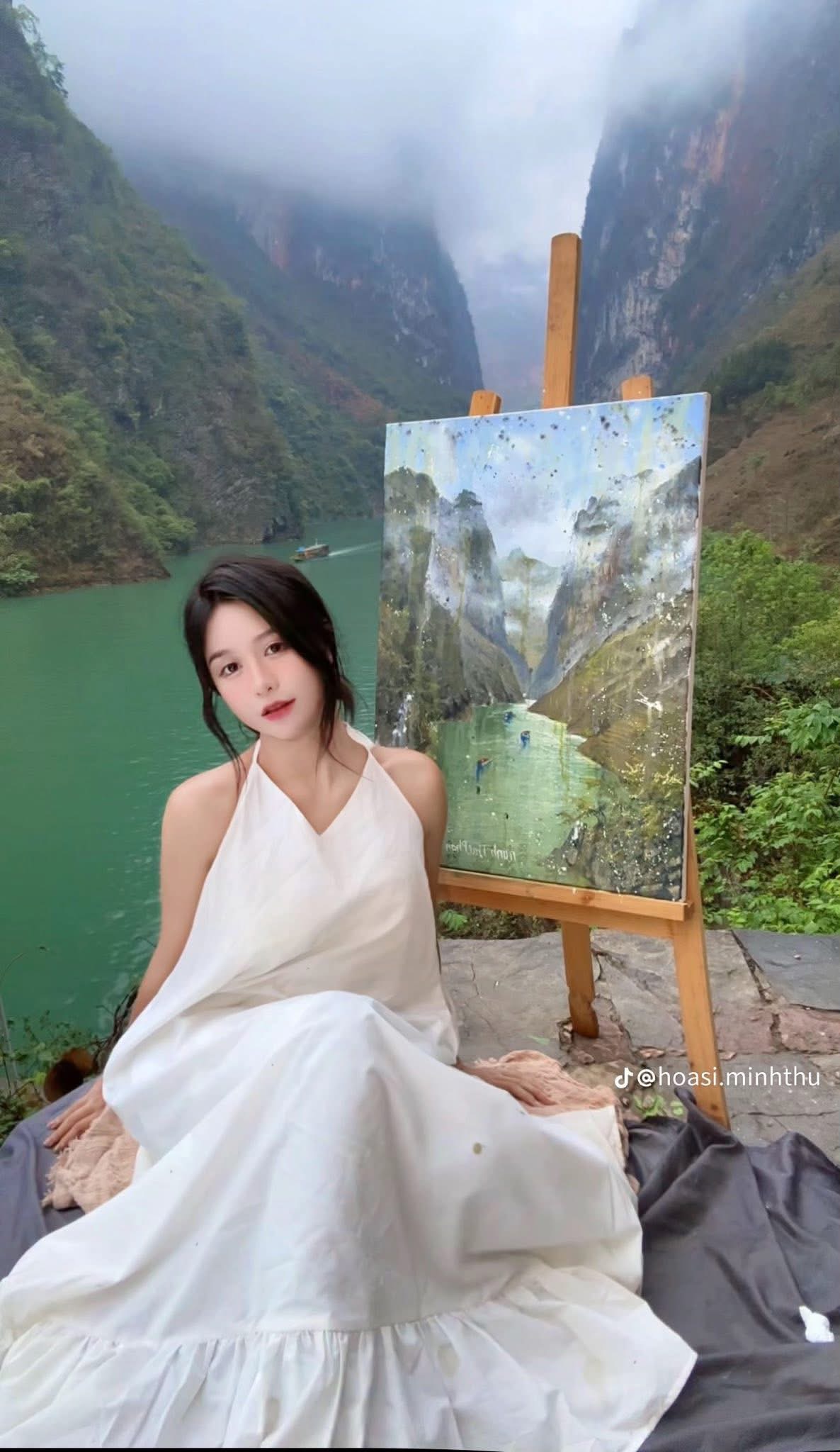 Quá xinh đẹp, nữ hoạ sĩ có nỗi khổ, cứ đăng bài là bị gắn mác "câu view"- Ảnh 2.